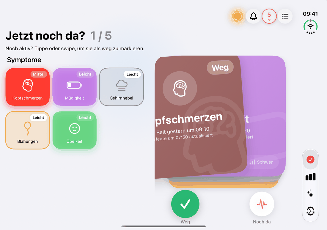 Der tägliche Symptom-Check auf dem aufgeklappten iPhone Duo: Karten zum Wischen neben den aktiven Symptomen