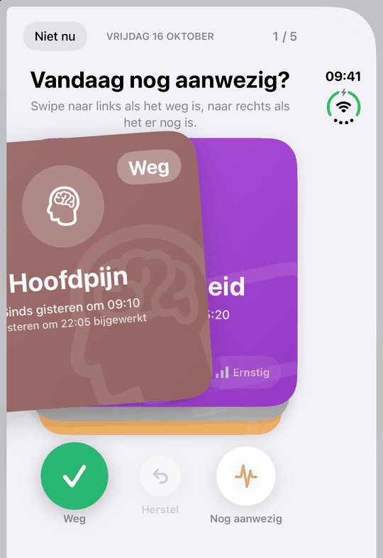 De dagelijkse check van actieve symptomen op de dichtgeklapte iPhone Duo: kaarten om te swipen op het buitenscherm